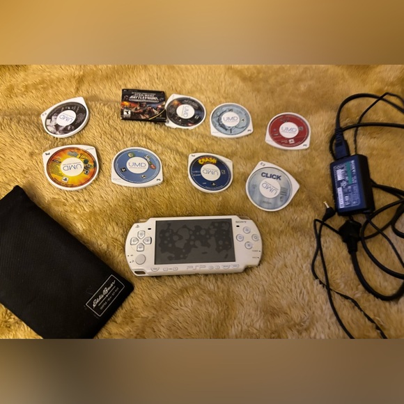 WOW**SALE**SONY PSP handheld console with 9 games - Picture 13 of 16